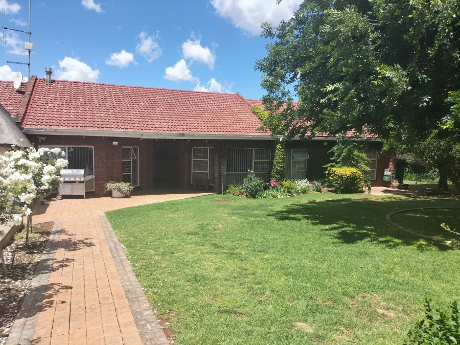 4 Bedroom Property for Sale in Universitas Ridge Free State